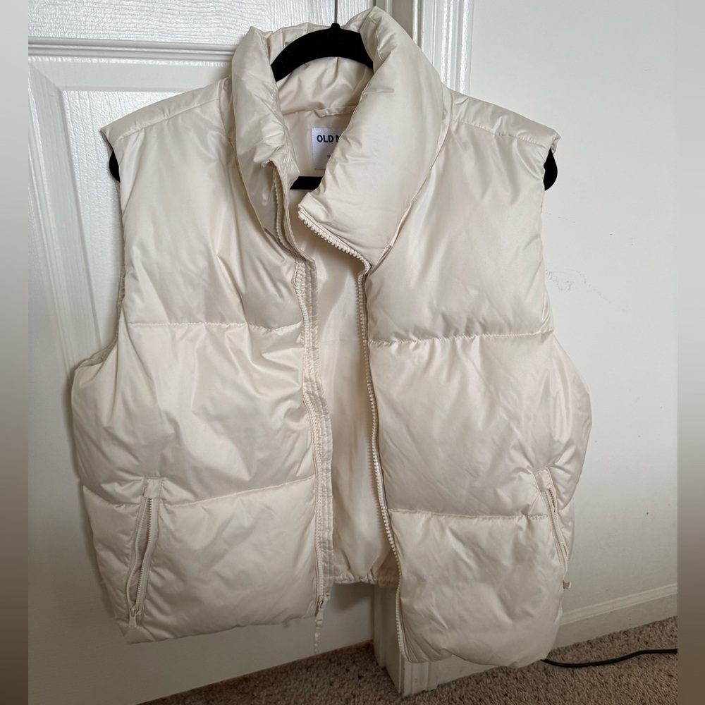 Old navy puffer vest